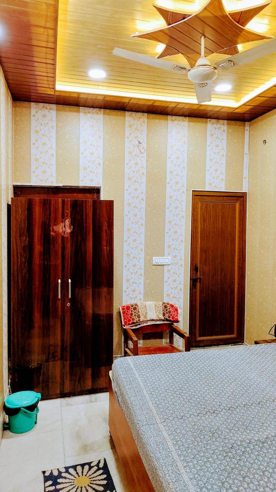 Hotel Raju Homestay Ayodhya 150 Meters From Shree Ram Janmbhoomi Temple 200 Meters From Ayodhya Dham Railway Station Dış mekan fotoğraf