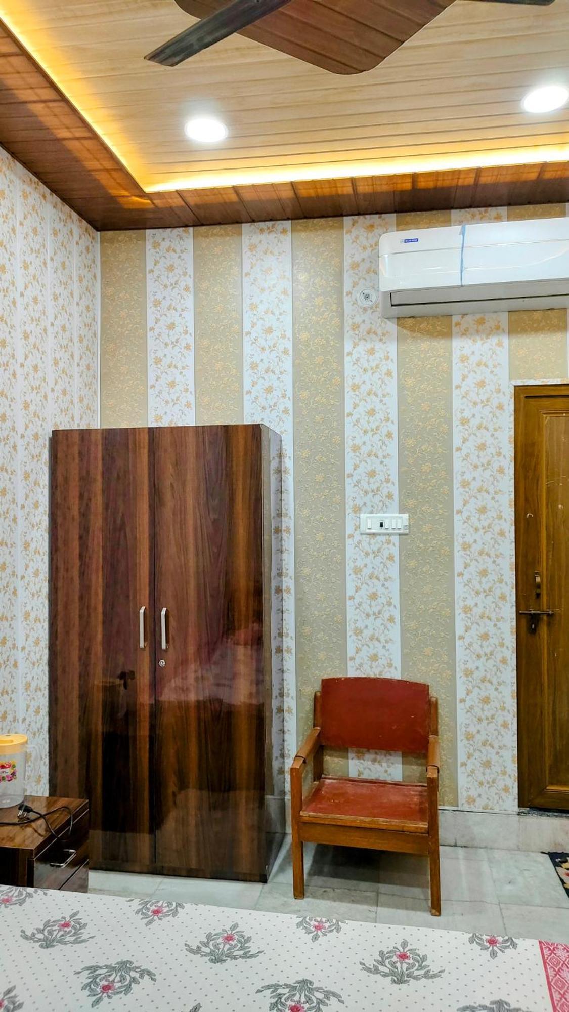 Hotel Raju Homestay Ayodhya 150 Meters From Shree Ram Janmbhoomi Temple 200 Meters From Ayodhya Dham Railway Station Dış mekan fotoğraf