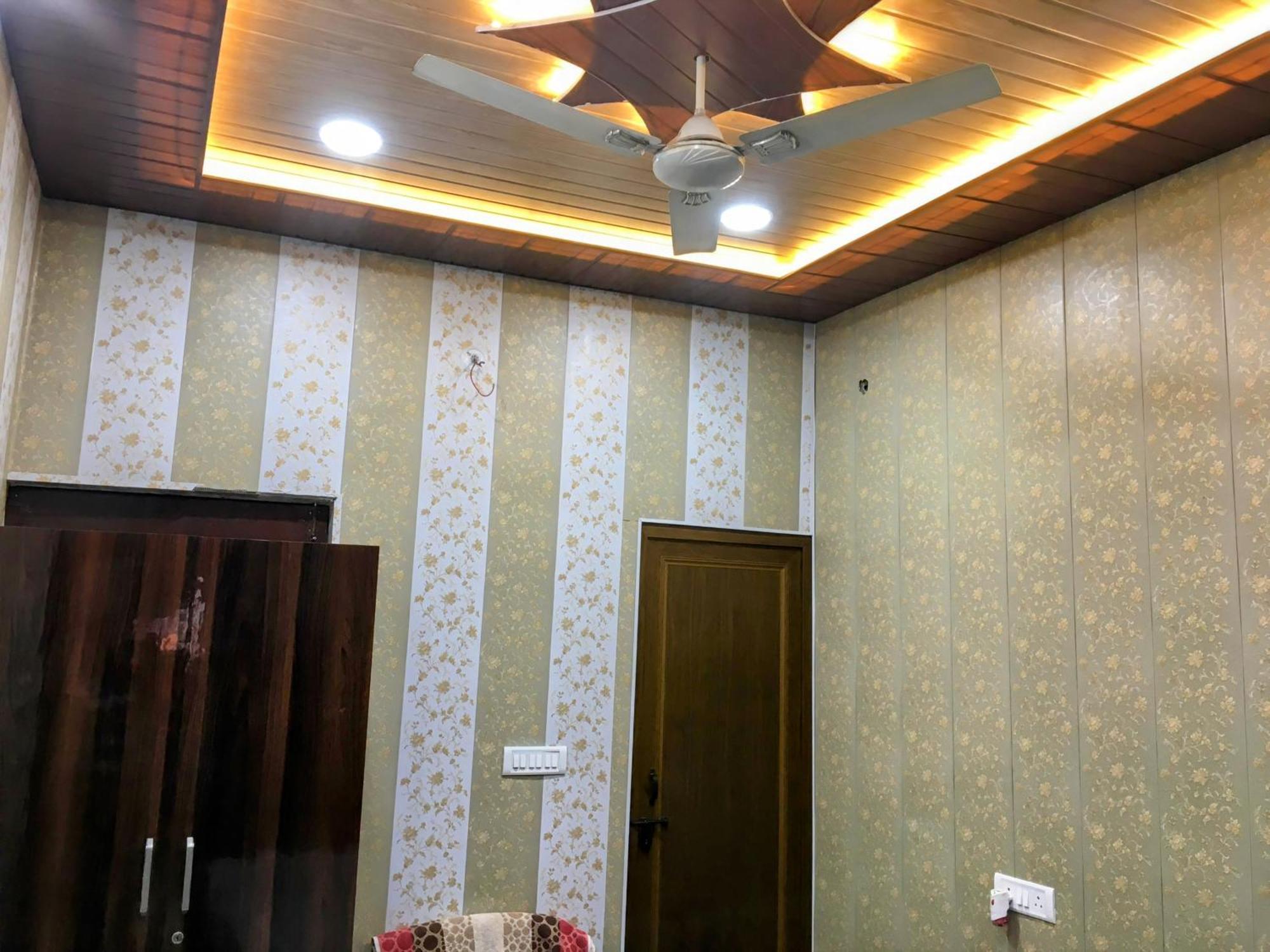 Hotel Raju Homestay Ayodhya 150 Meters From Shree Ram Janmbhoomi Temple 200 Meters From Ayodhya Dham Railway Station Dış mekan fotoğraf