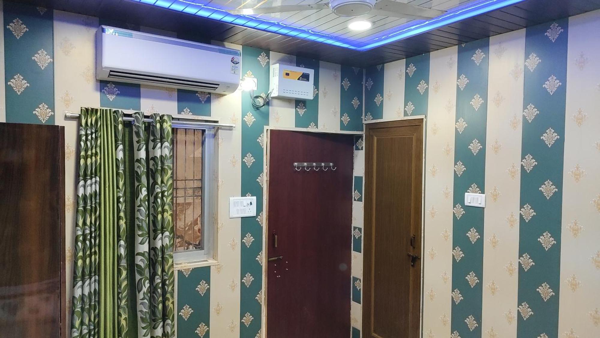 Hotel Raju Homestay Ayodhya 150 Meters From Shree Ram Janmbhoomi Temple 200 Meters From Ayodhya Dham Railway Station Dış mekan fotoğraf