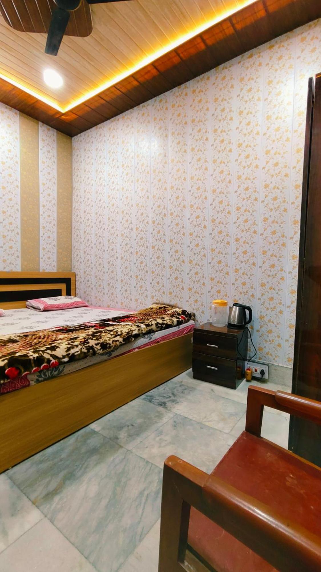 Hotel Raju Homestay Ayodhya 150 Meters From Shree Ram Janmbhoomi Temple 200 Meters From Ayodhya Dham Railway Station Dış mekan fotoğraf