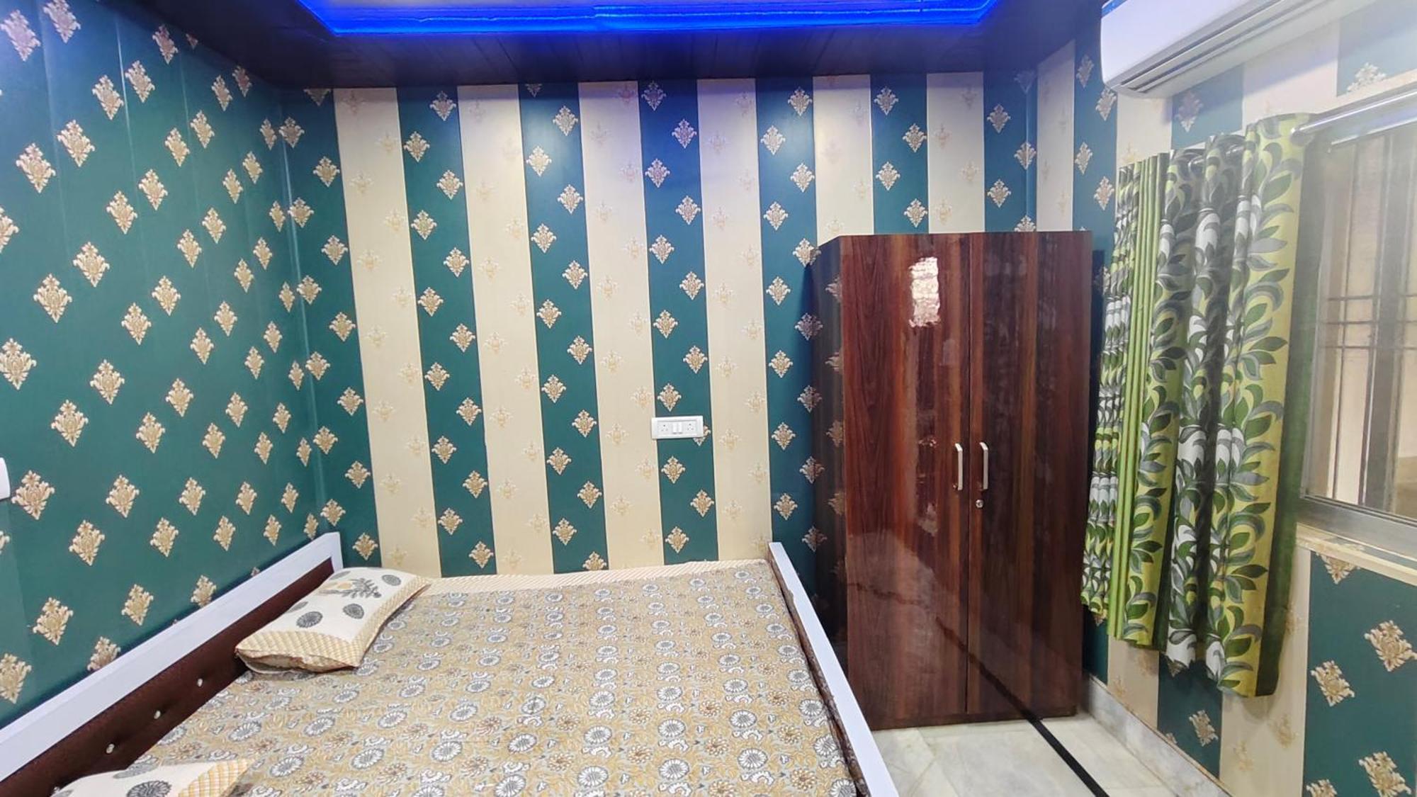 Hotel Raju Homestay Ayodhya 150 Meters From Shree Ram Janmbhoomi Temple 200 Meters From Ayodhya Dham Railway Station Dış mekan fotoğraf